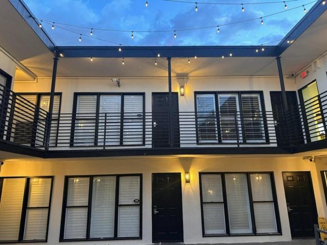 Bevonshire 2* Los Angeles
